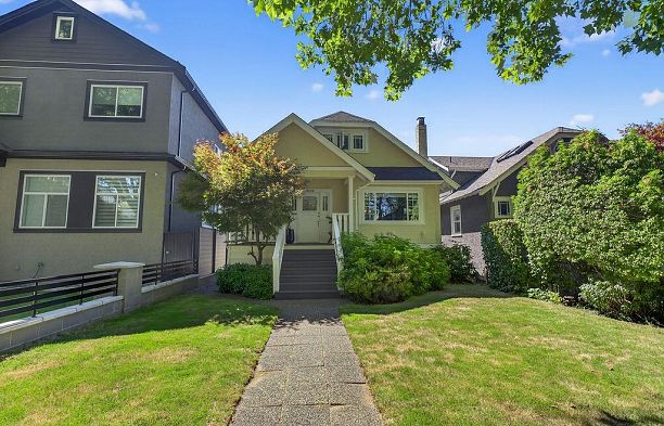 3658 W 26th Avenue Dunbar