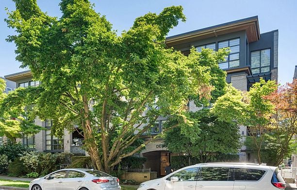 206 2226 W 12th Avenue Kitsilano
