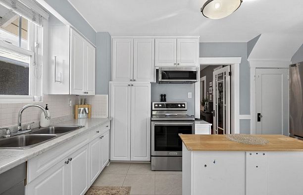 3658 W 26th Avenue Dunbar
