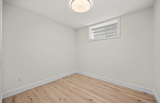 6009 Fremlin Street Oakridge VW