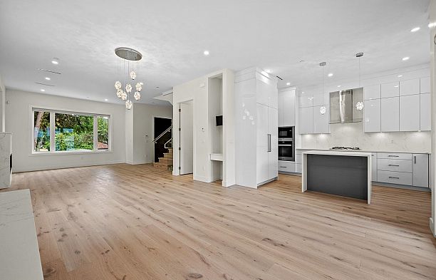 6009 Fremlin Street Oakridge VW