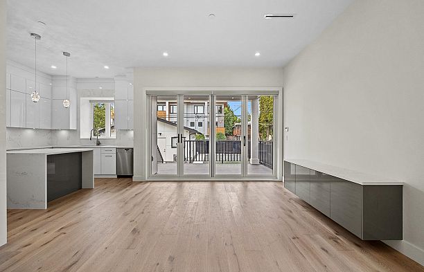 6009 Fremlin Street Oakridge VW
