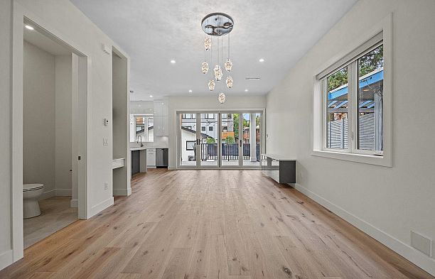 6009 Fremlin Street Oakridge VW