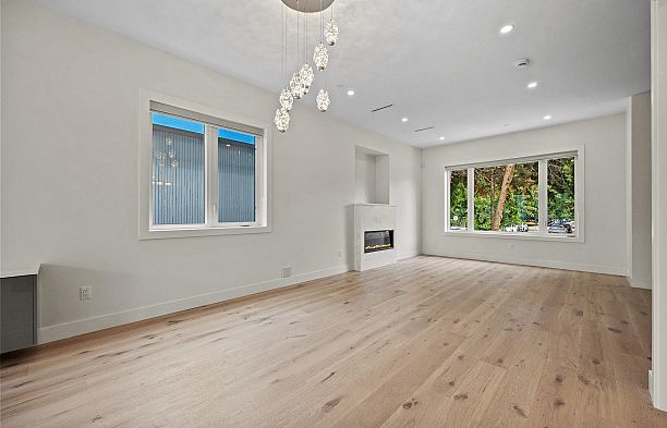 6009 Fremlin Street Oakridge VW