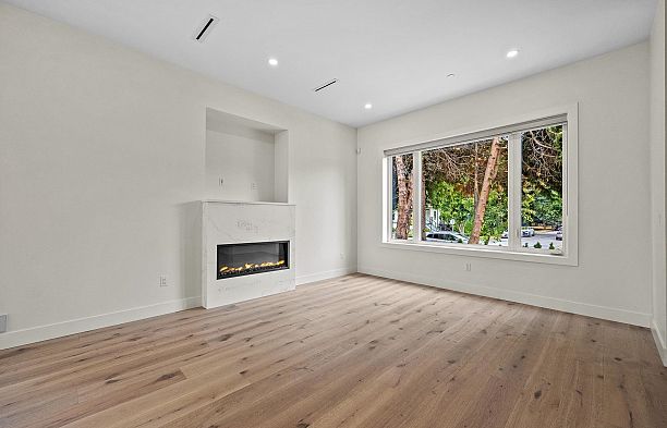 6009 Fremlin Street Oakridge VW