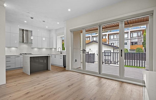 6009 Fremlin Street Oakridge VW
