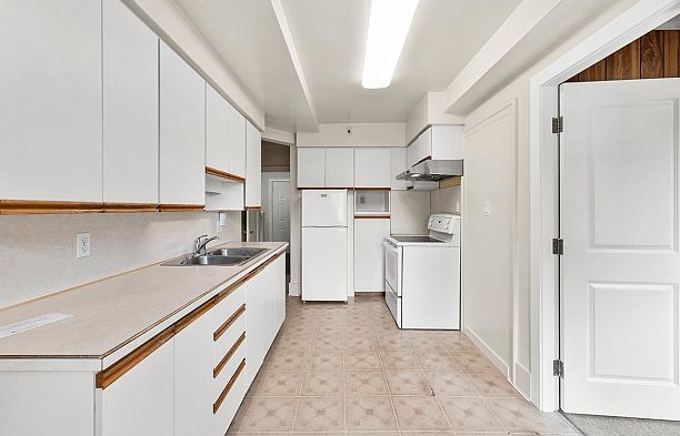 4879 Collingwood Street Dunbar