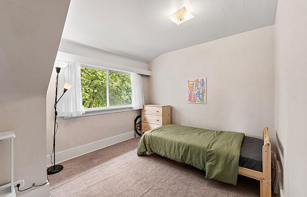 4879 Collingwood Street Dunbar