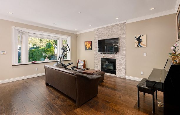 5566 Trafalgar Street Kerrisdale