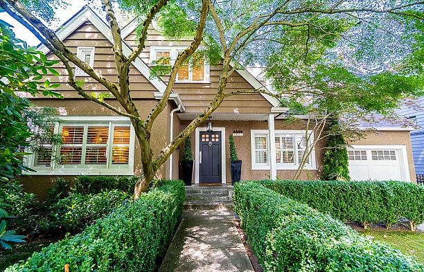 3821 W Broadway Point Grey