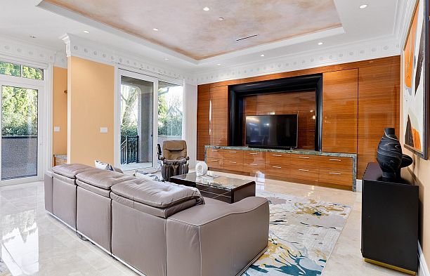5826 Angus Drive South Granville