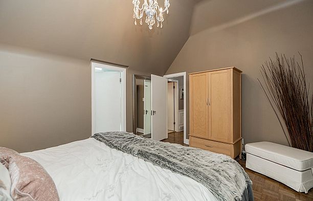 3821 W Broadway Point Grey