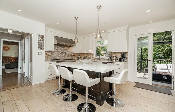 3821 W Broadway Point Grey
