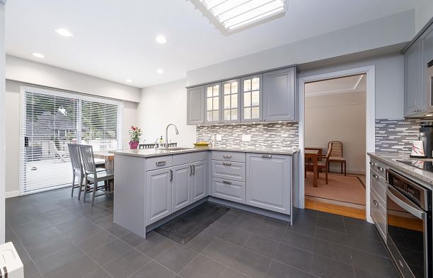 6297 Mackenzie Street Kerrisdale