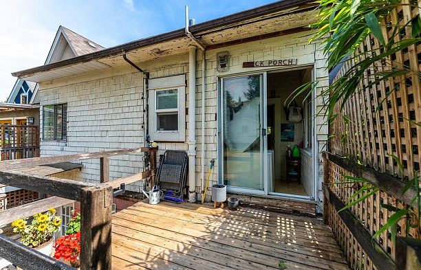 4225 John Street Main
