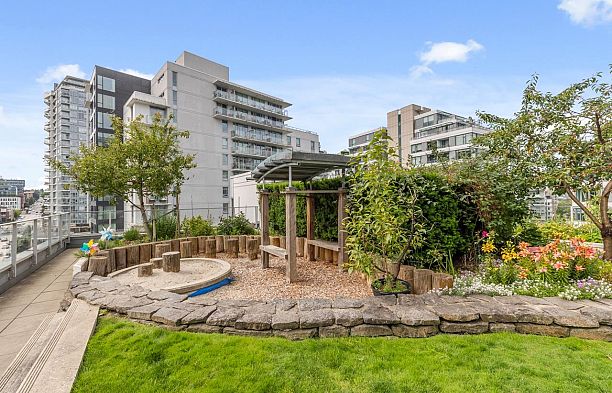 1411 1661 Quebec Street Mount Pleasant VE