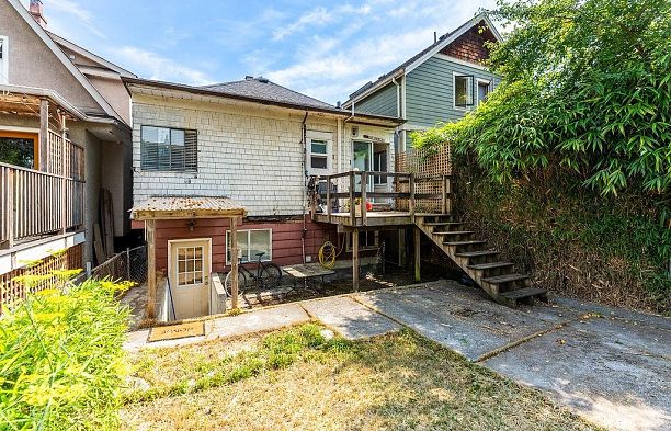 4225 John Street Main