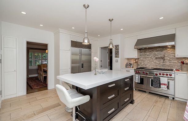 3821 W Broadway Point Grey