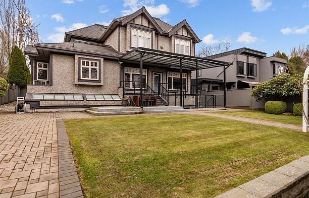 5809 Cartier Street South Granville