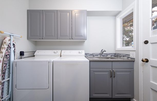 6297 Mackenzie Street Kerrisdale