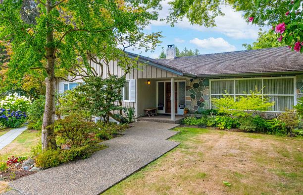 6297 Mackenzie Street Kerrisdale