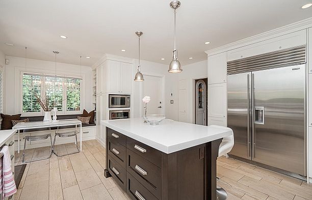3821 W Broadway Point Grey