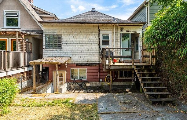4225 John Street Main