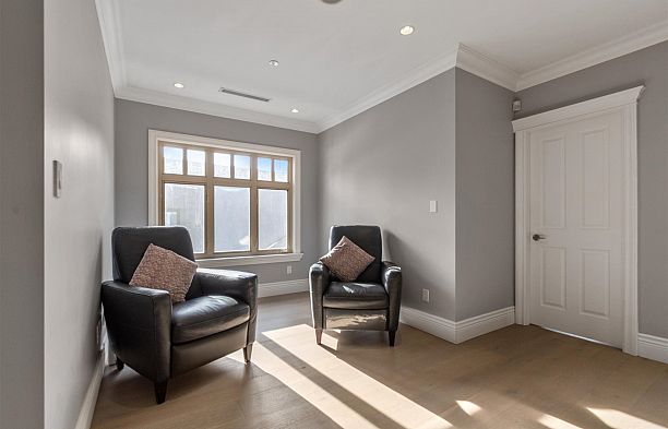 5809 Cartier Street South Granville