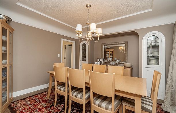 3821 W Broadway Point Grey