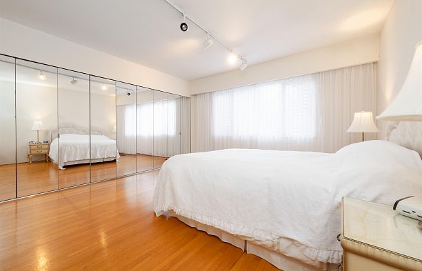 6297 Mackenzie Street Kerrisdale