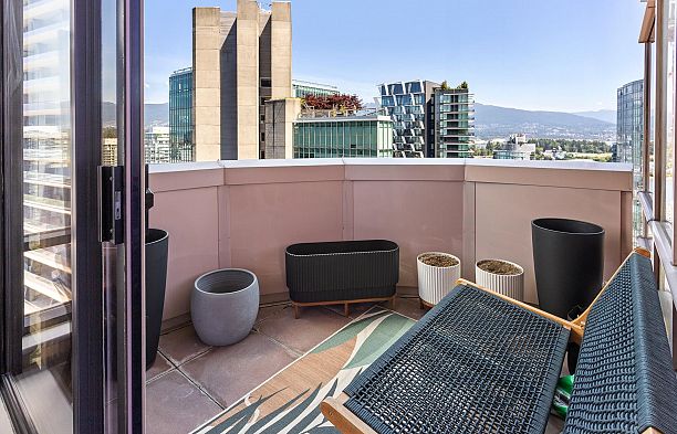15C 1500 Alberni Street West End VW