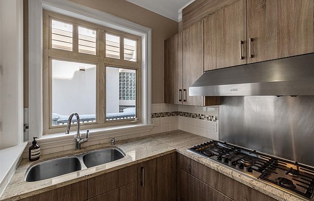 5809 Cartier Street South Granville