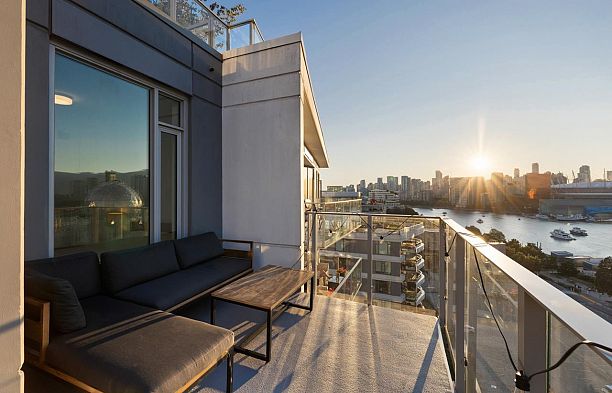 1411 1661 Quebec Street Mount Pleasant VE