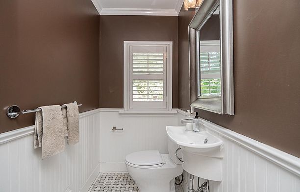 3821 W Broadway Point Grey