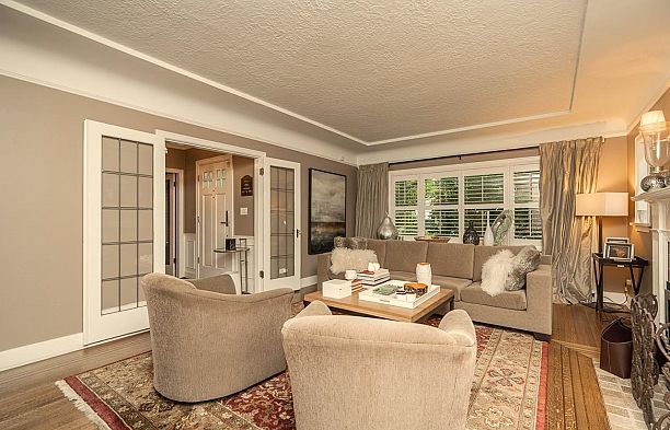 3821 W Broadway Point Grey