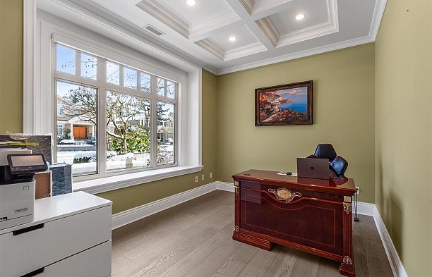 5809 Cartier Street South Granville