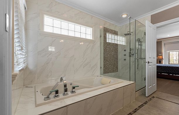 5809 Cartier Street South Granville