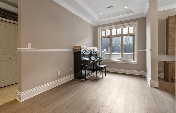 5809 Cartier Street South Granville