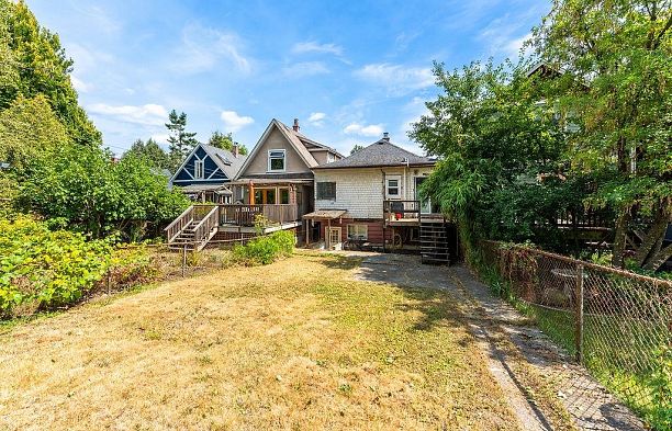 4225 John Street Main