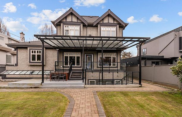 5809 Cartier Street South Granville