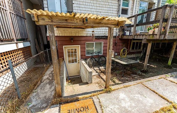 4225 John Street Main
