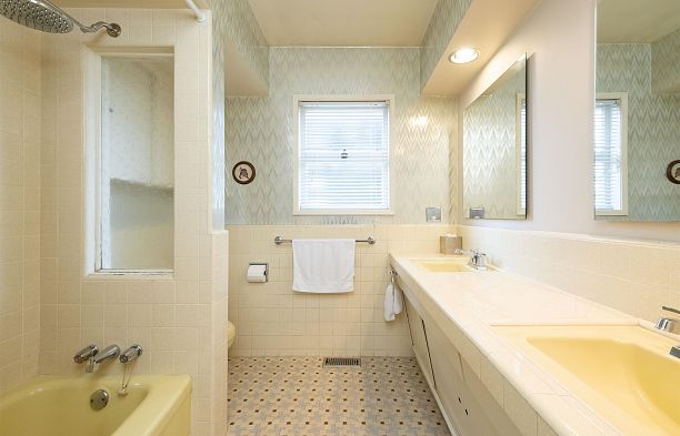 6297 Mackenzie Street Kerrisdale