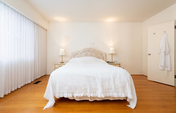 6297 Mackenzie Street Kerrisdale