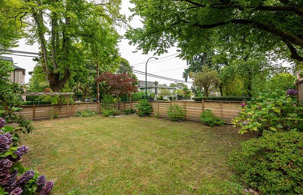 5483 Carnarvon Street Kerrisdale