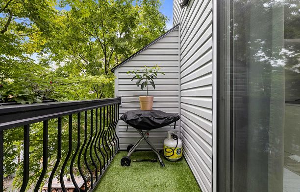 8 1285 Harwood Street West End VW
