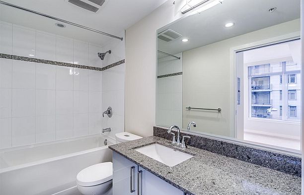 515 38 W 1st Avenue False Creek