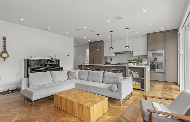 2861 W 13th Avenue Kitsilano