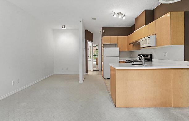 310 1239 W Georgia Street Coal Harbour