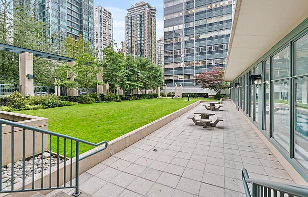 310 1239 W Georgia Street Coal Harbour