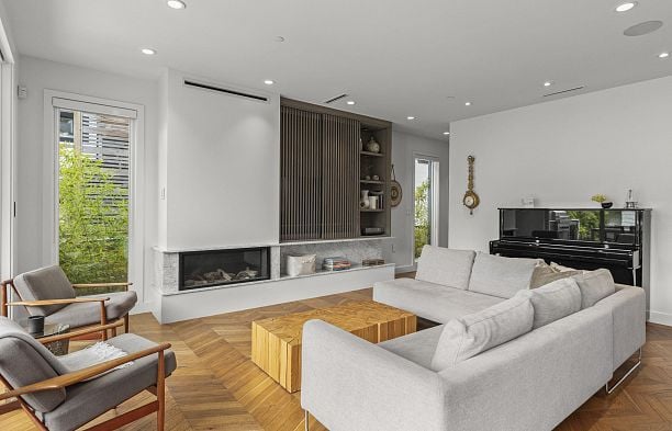 2861 W 13th Avenue Kitsilano